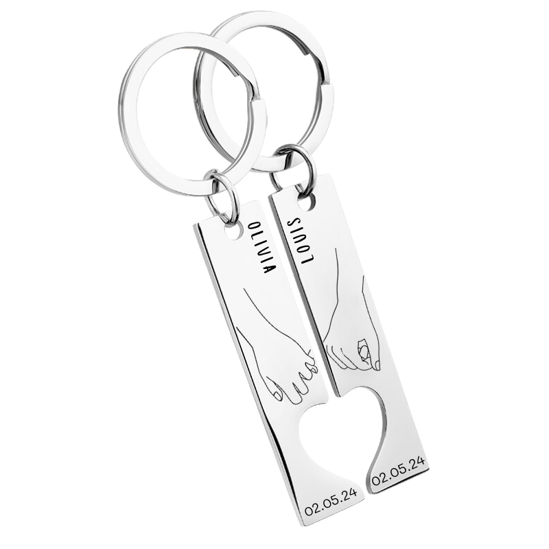 Portachiavi a Forma di Cuore con Coppia che si Tiene per Mano, da personalizzare con Nomi e Date incisi